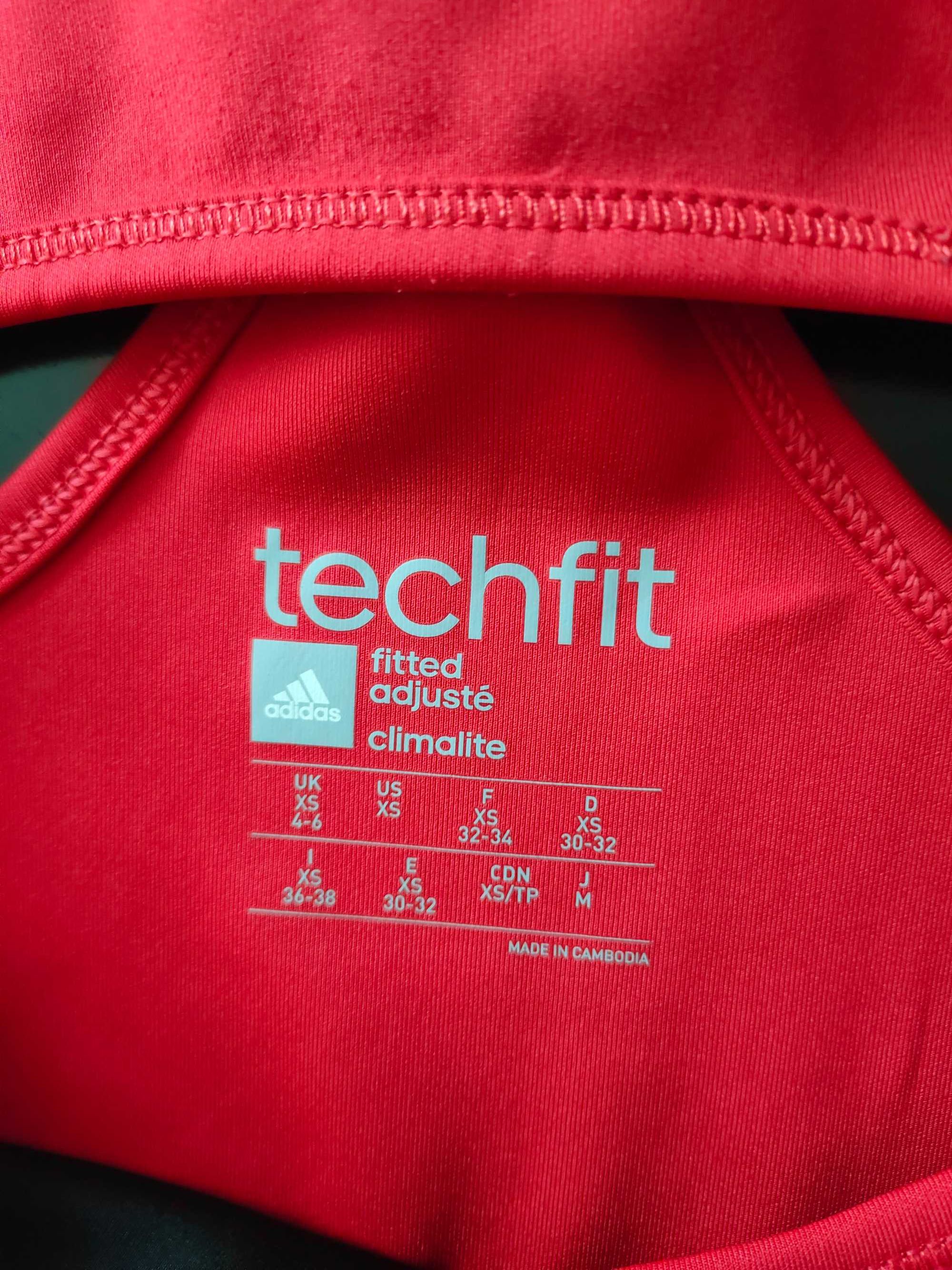 świetna nowa koszulka ADIDAS techfit 34/36