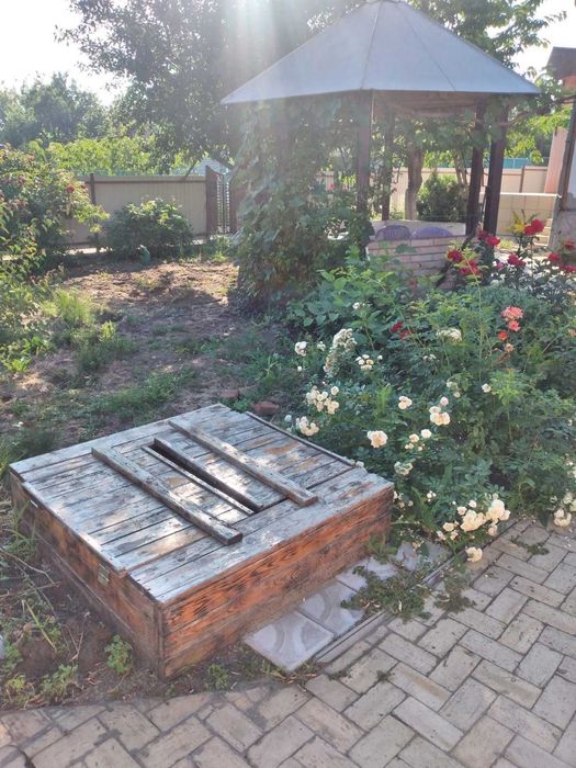 Продается дом с закрытым выходом к озеру. Словянск.