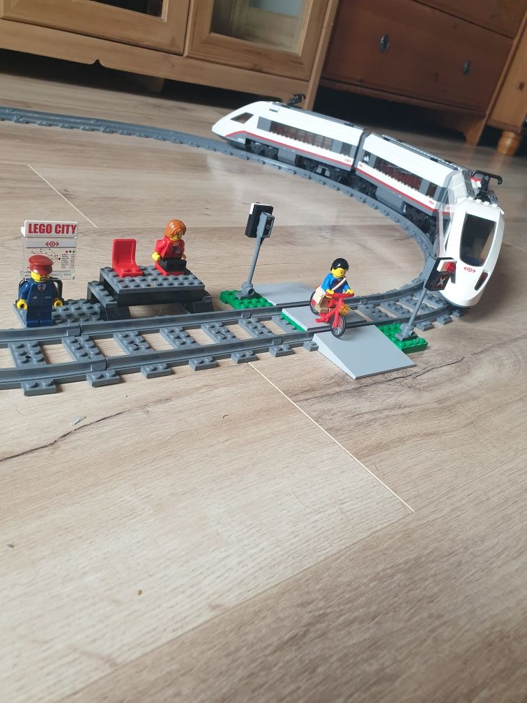 LEGO 60051 City - Superszybki Pociąg Pasażerski, cały zestaw