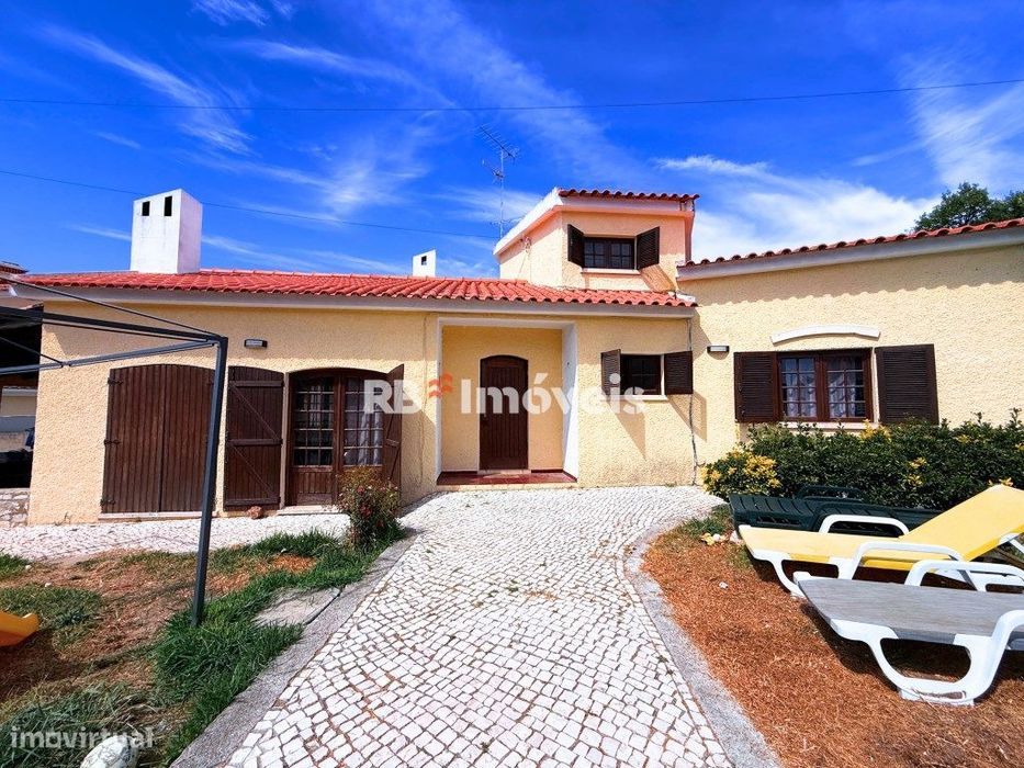 Moradia T3+1 com Garagem e Jardim - Entroncamento