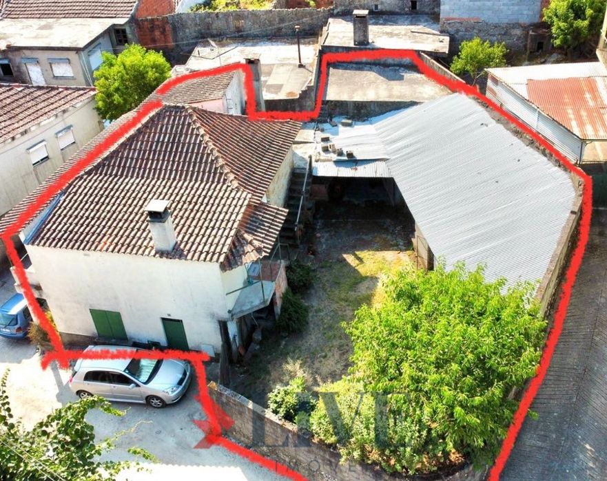 Moradia T2+1 com Terreno em São João de Lourosa