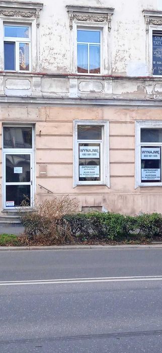 Lokal 50 m2 / 3 pomieszczenia + toaleta / klimatyzacja / 2 wejścia