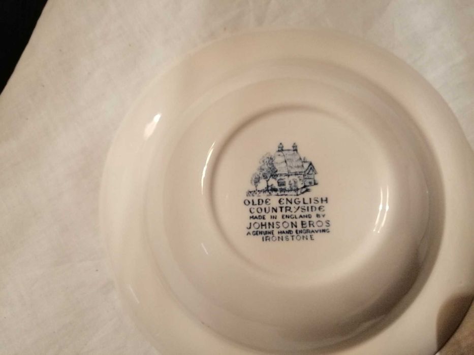 Taças porcelana Inglesa "Old English countryside