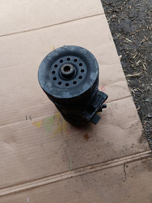 Kompresor sprężarka klimatyzacji corsa d 1.4 2008r