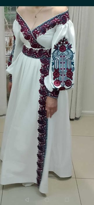 Весильна сукня вишеванка. Дуже гарна.. 50розм.