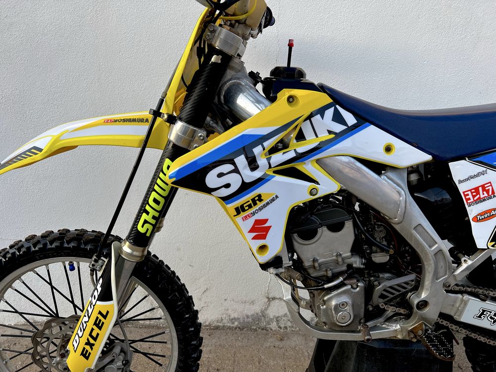 Suzuki Rmz 250 ——————- nao matriculada