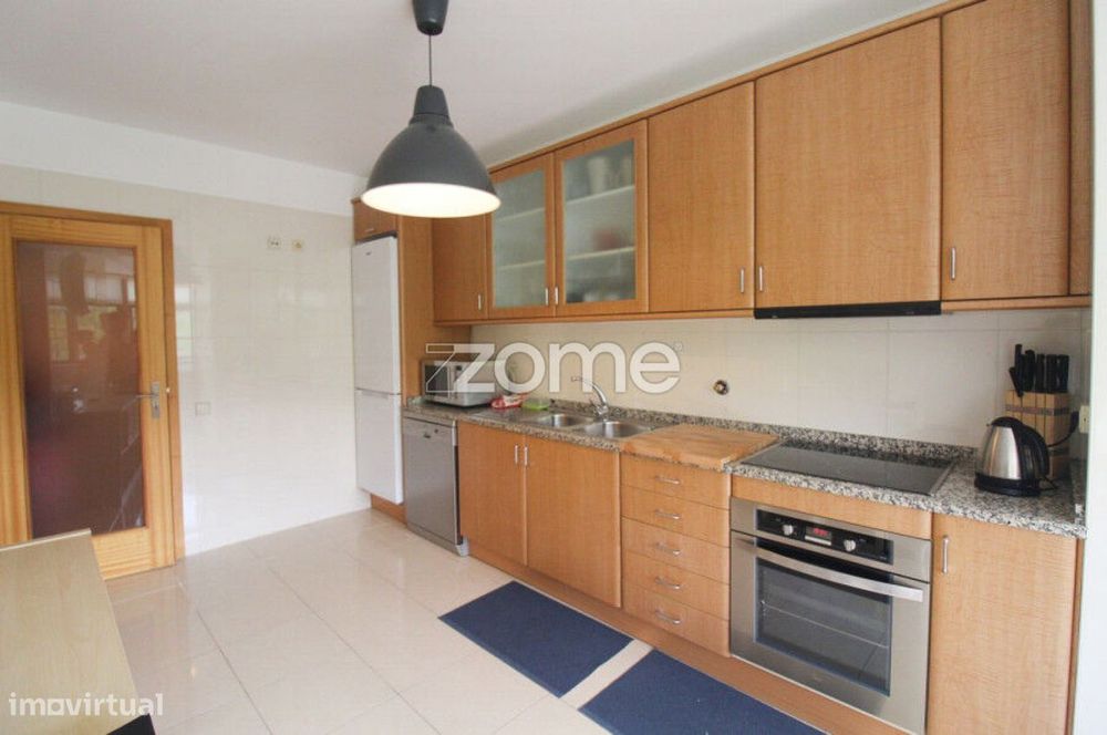 Apartamento T3 centro de V. N. Famalicão com Garagem - 1050€