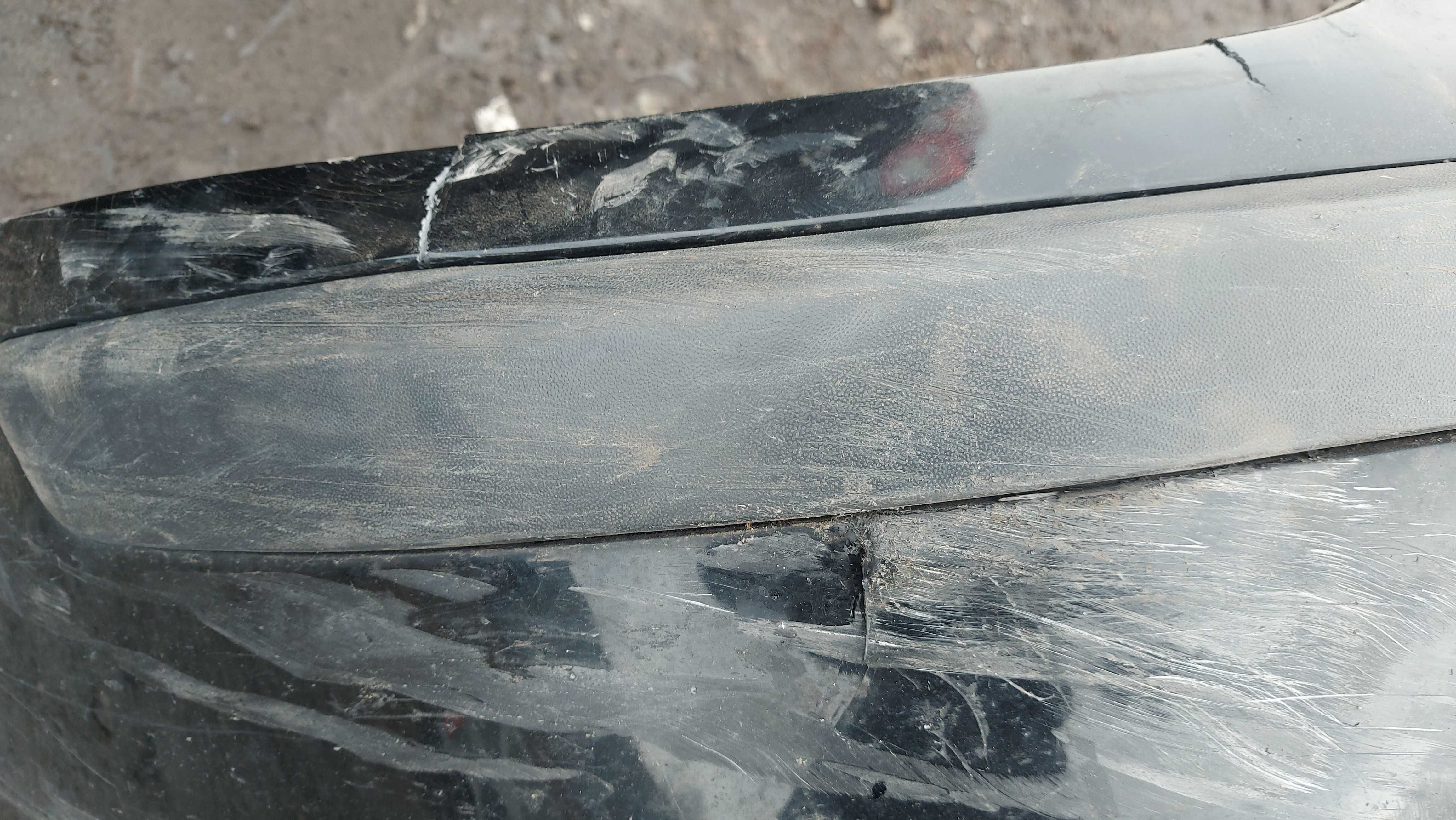 VW Golf V L041 zderzak przedni uszkodzony FV części/dostawa