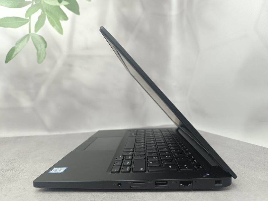 Ноутбук Dell Latitude 7280/i5-7300U/8 ГБ/256 GB/12.5 " Full HD