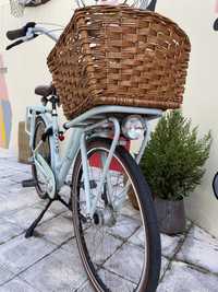 Bicicleta Gazelle com cesto