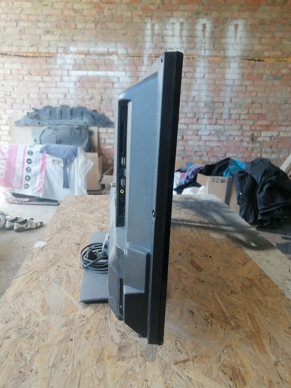 Телевизор SHARP  LCD