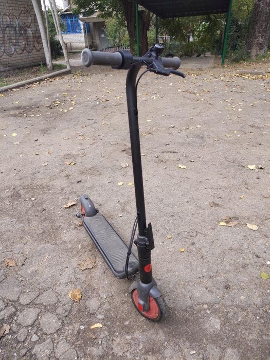 Їздовий самокат ninebot