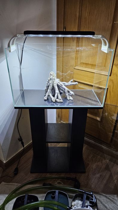 Aquario 60cms (Crystal Clear) + Movel + Filtro SunSun 1000 + Luz