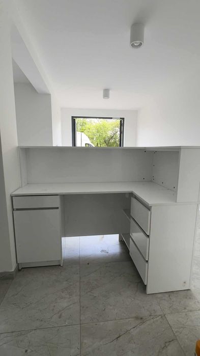 Biała lada - biurko BOSTON