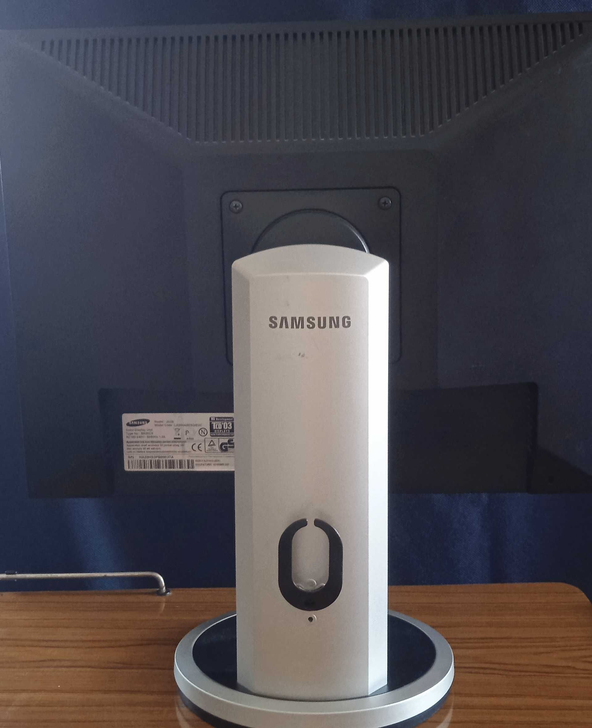 Продам жидкокристаллический монитор Samsung Syncmaster 203B 20"
