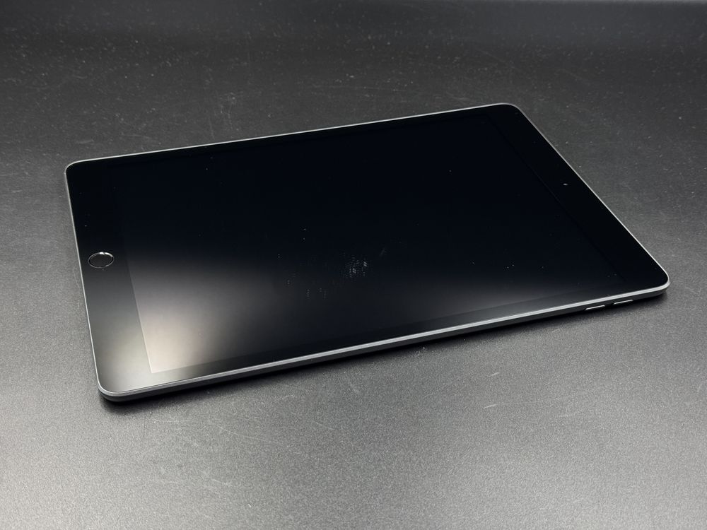 iPad 8. gen. 32GB (A2270) - faktura VAT 23%