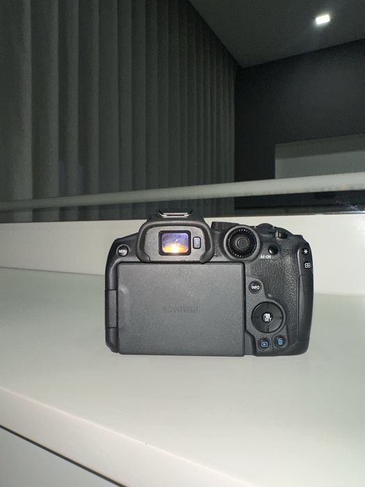 Canon EOS R7