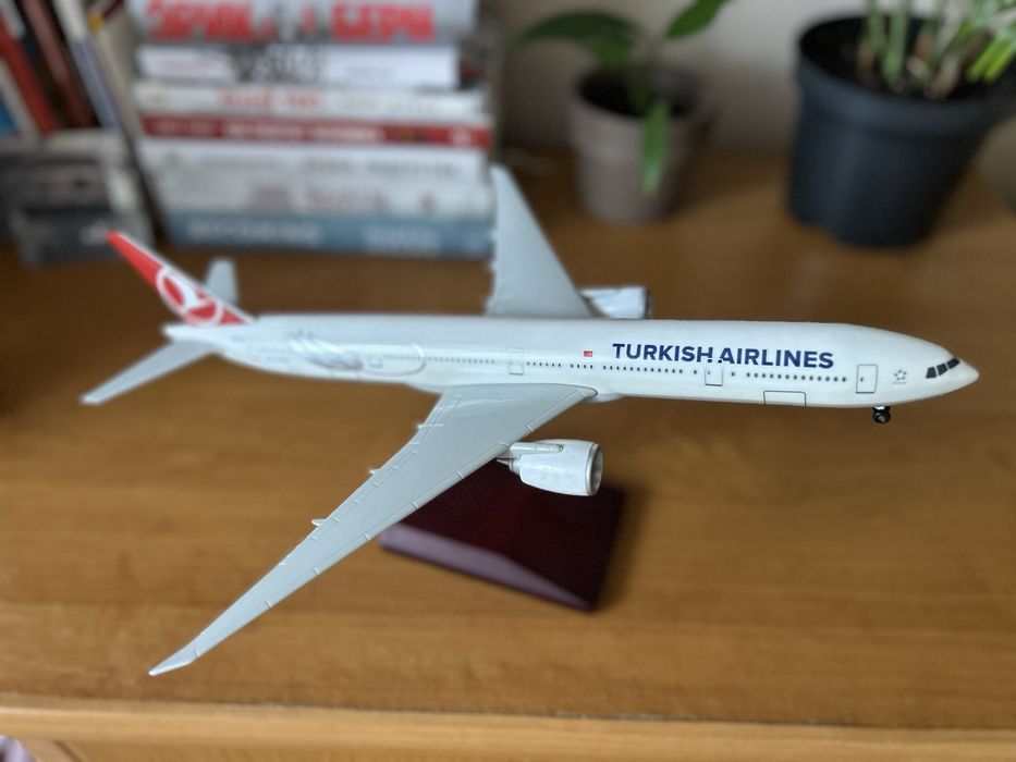 Модель літака BOEING 777-300ER THY Turkish Airlines "Izmir"
