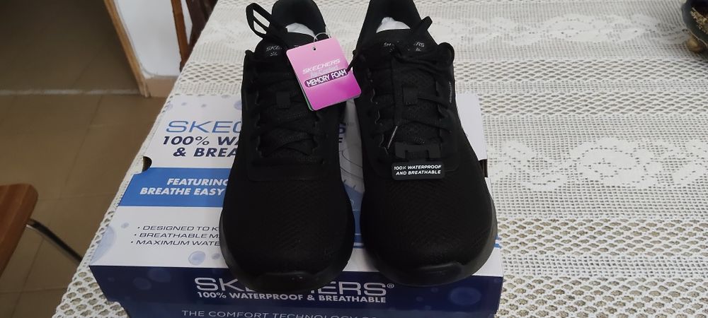 Tênis marca Skechers para mulher