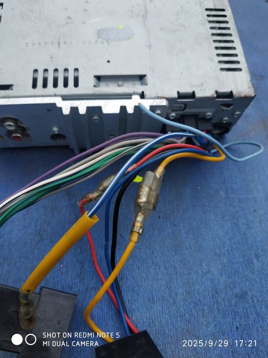 Продам магнітолу JVC