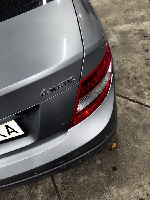 Мерседес с300 99350км, 2 власники.