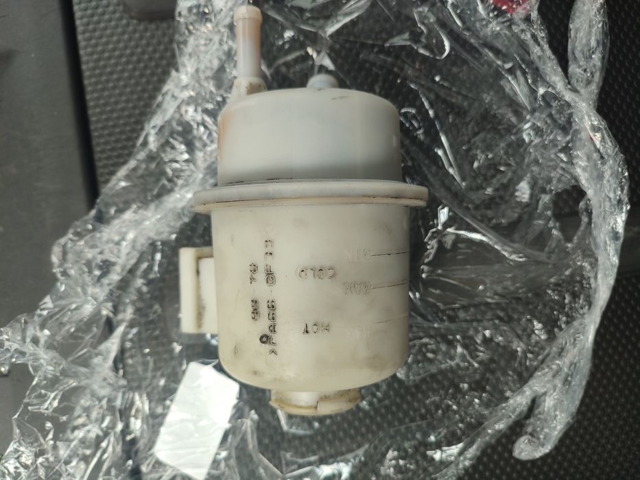 Бачок (БЕЗ КРИШКИ) ГУР Nissan Navara D40 Pathfinder R51 49180EA000