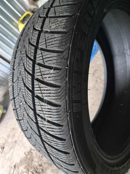 Komplet 4 opon 245/40/R18 zimowe