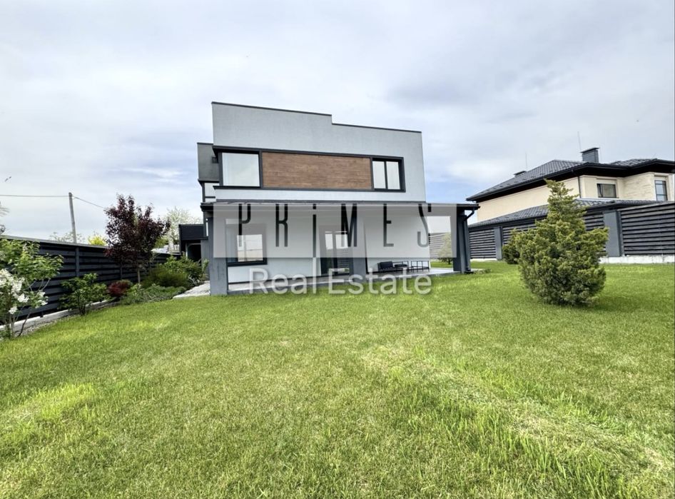 Будинок з топовою ділянкою в Лісниках