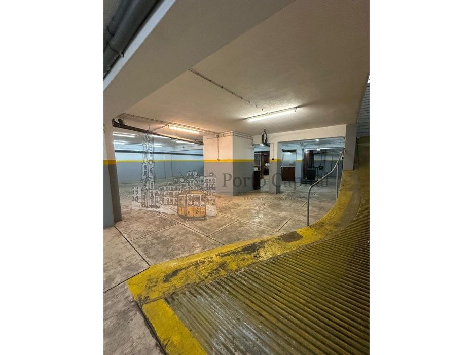 Excelente Armazém Para Arrendamento Em Santo Ovídio