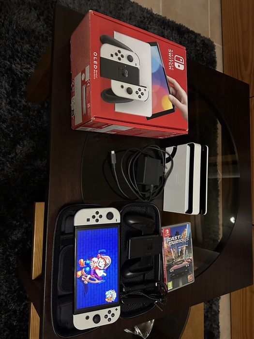 Nintendo Switch Oled - Desbloqueada