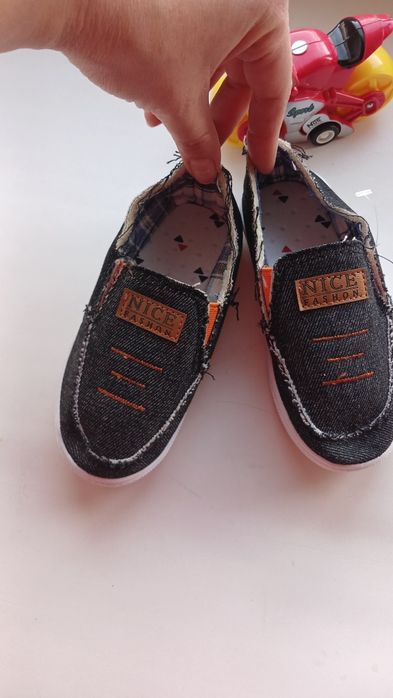 Дитячі мокасини, кеди, тапки