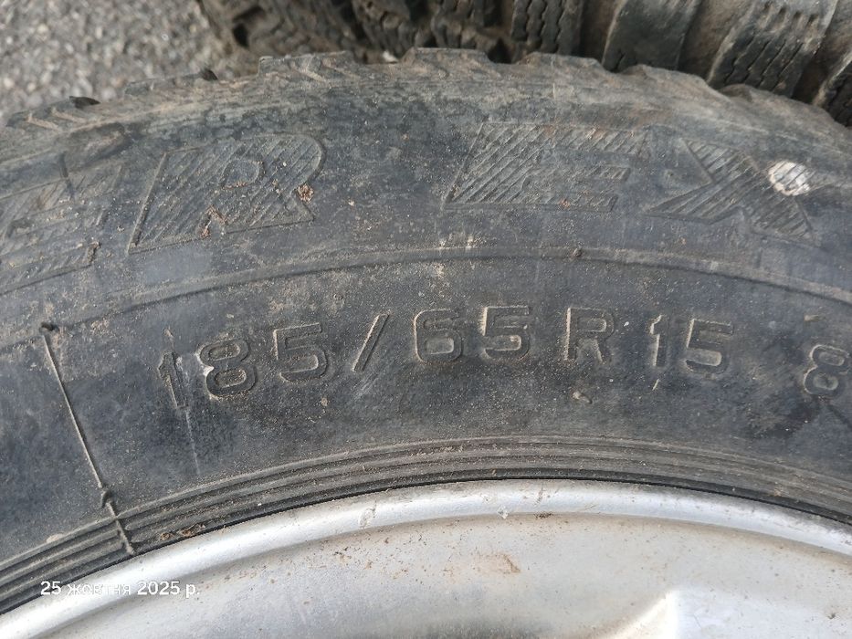 Шини диски резина зимня 185/65 R15 диски 4 на 100 з опеля комплектом
