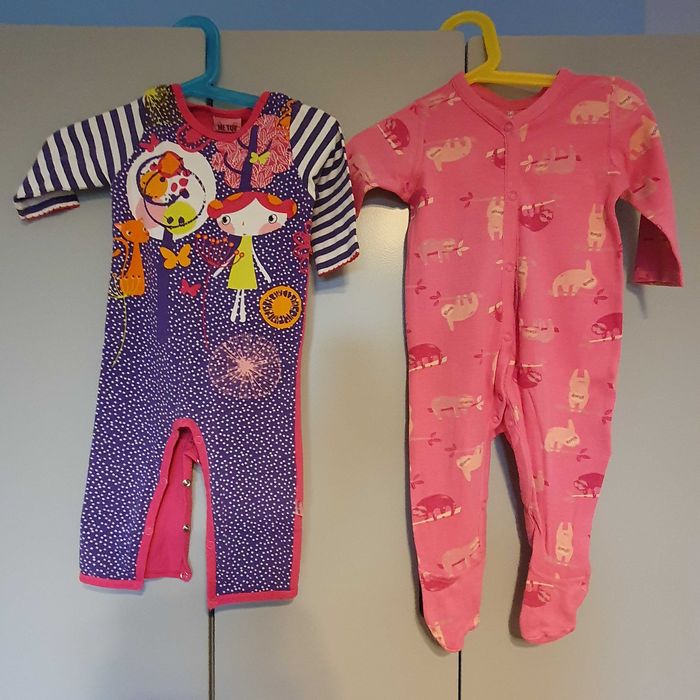 2 szt.dobrych jakościowo body firmy Mothercare i mee too, rozmiar 68