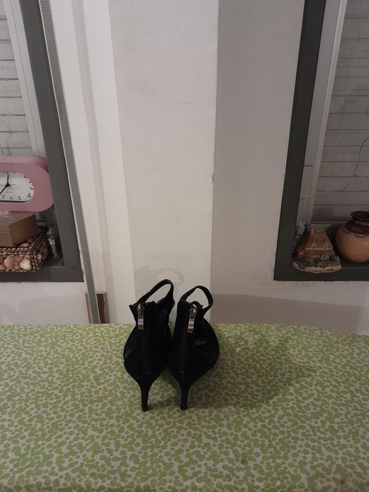 Vendo Sapatos de Senhora muito bonitos como novos