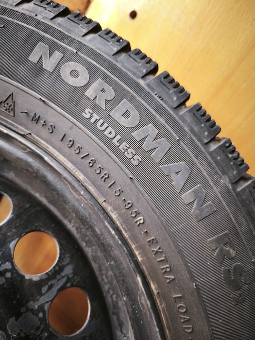 Колеса резина 195/65 R15 Nokian Tyres Nordman RS2 з дисками з датчикам