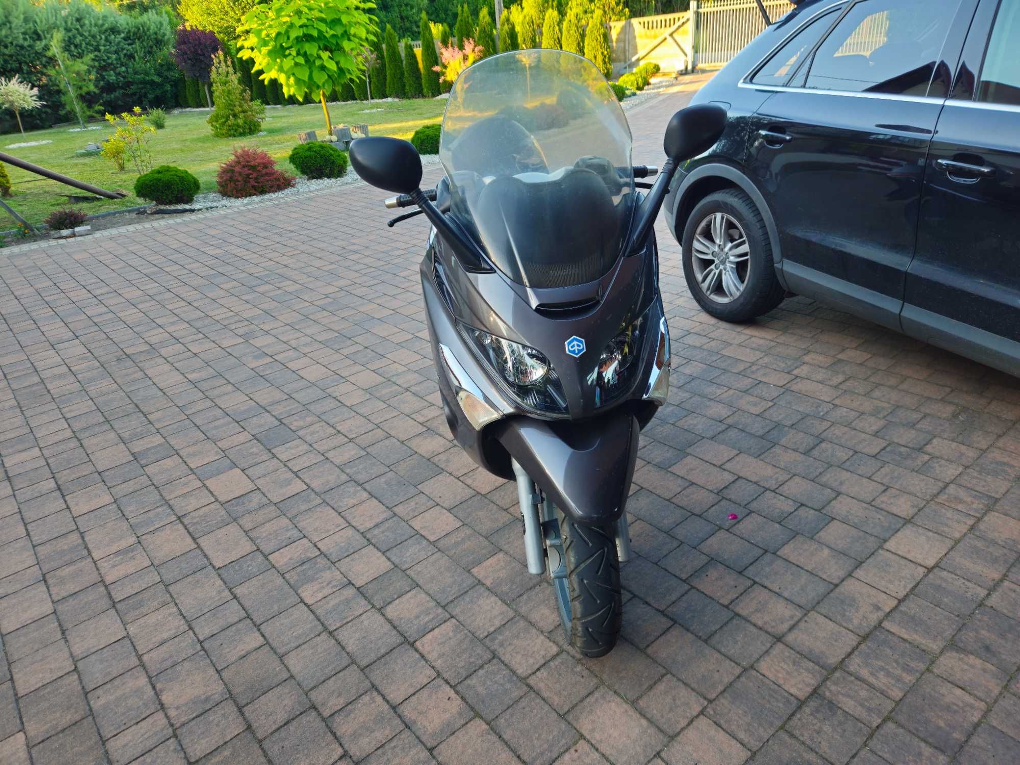 Piaggio xevo 125 skuter 125 maxi skuter