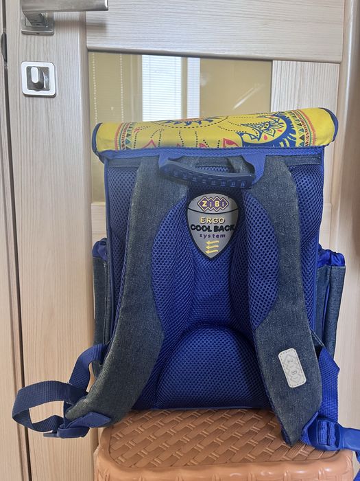 Продам шкільний рюкзак