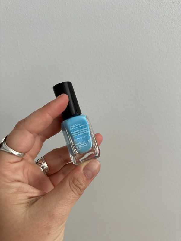 „oddychający” lakier do paznokci Inglot 667