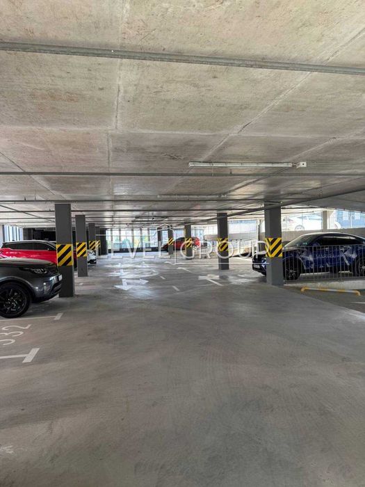 Продаж критого паркомісця В ЖК Варшавський, вул. О.Олеся 25