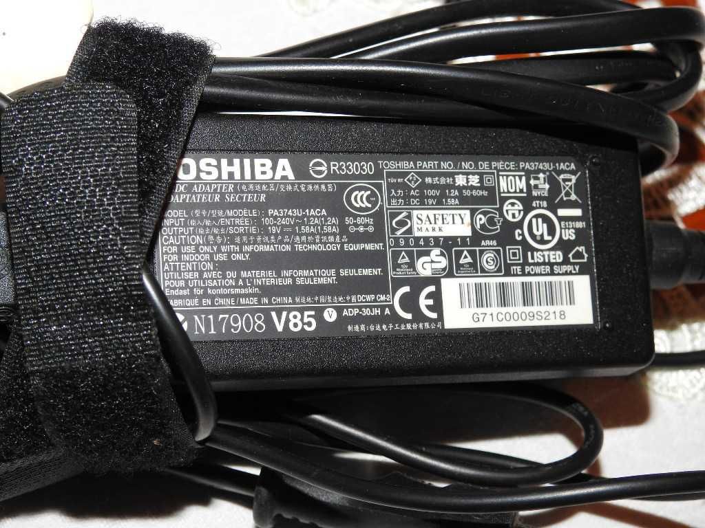 Oryginalny zasilacz Toshiba 19V 1.58A PA3743U-1ACA
