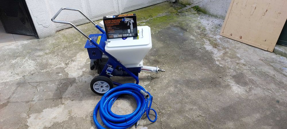 Máquina  de projectar cortiça, capoto e gessos