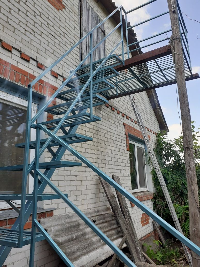 Виготовлення воріт ,дверей та різних металоконструкцій в м. Лебедин