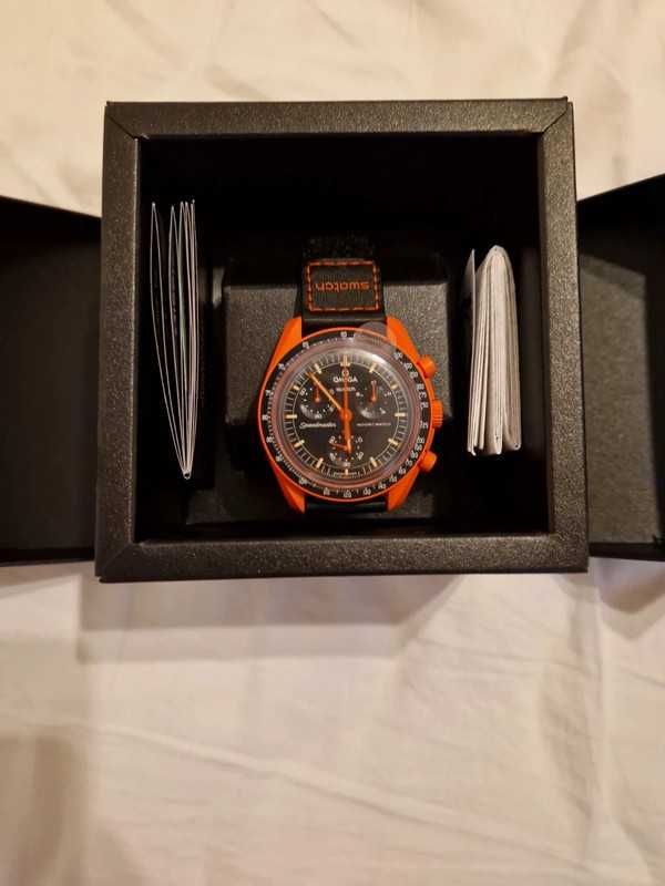 Omega x Swatch Lava SO33O100 - Wulkaniczny Design Online