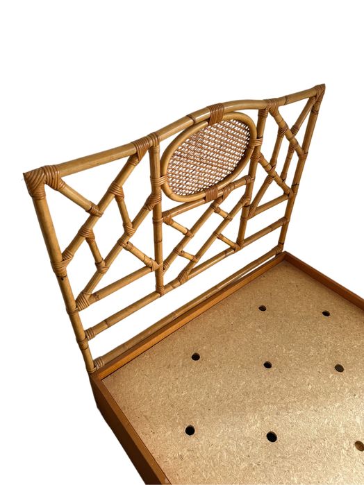 Cama de Solteiro em Bambu e Colchão faz conjunto com outra igual