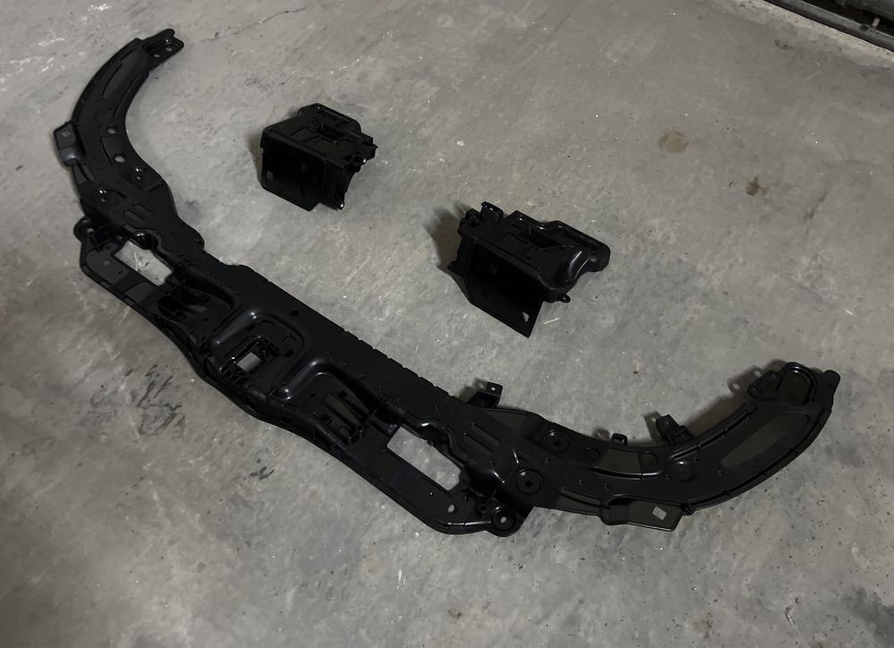 Панель передняя Телевизор L551 Evoque Range Rover land Rover LR117299