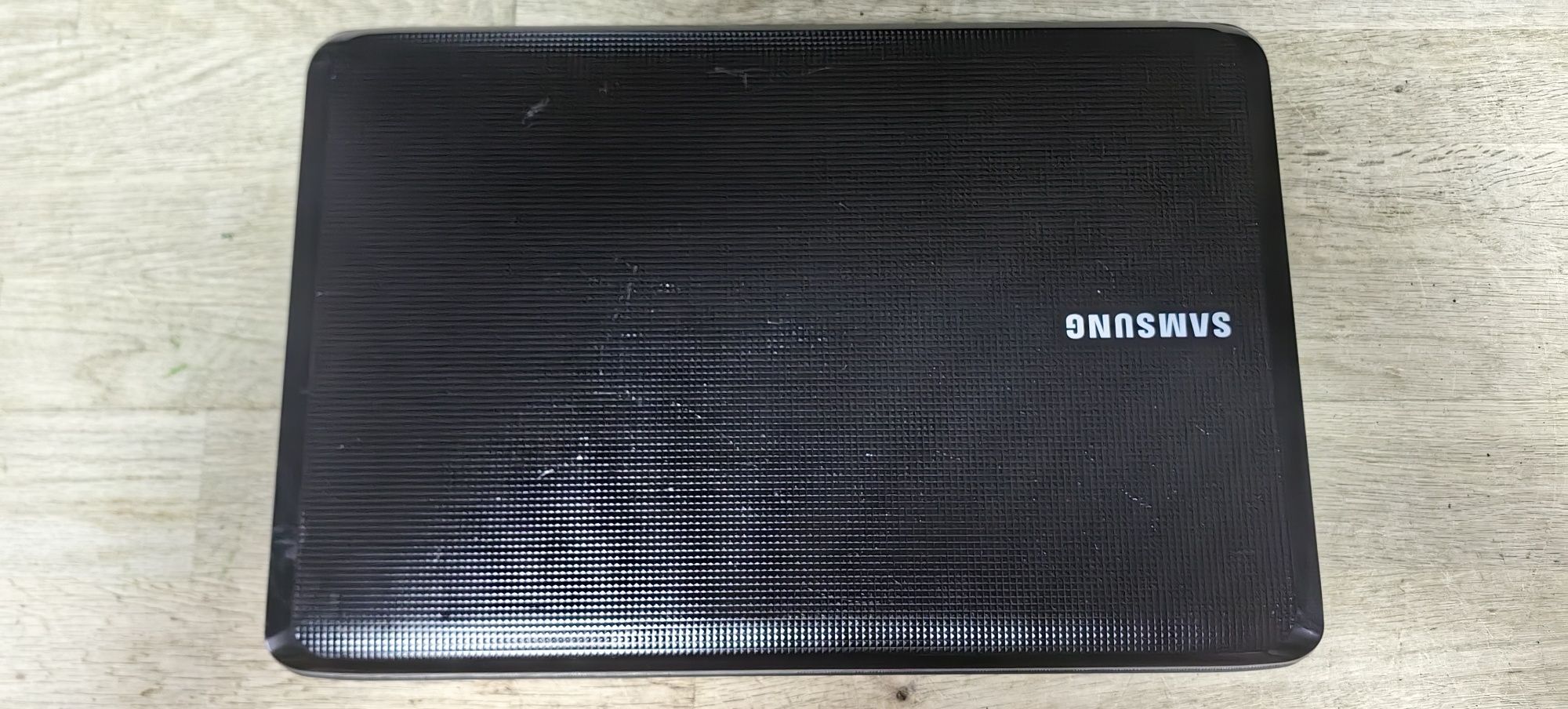 Ноутбук Samsung NPR530//Pentium T4400/Ram 4Gb/HDD 320Gb /Video 512Gb 3