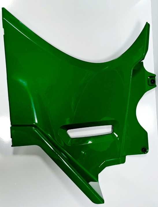 Panel pod zbiorniczek Lewy John Deere RE285911, R245195 Org.
