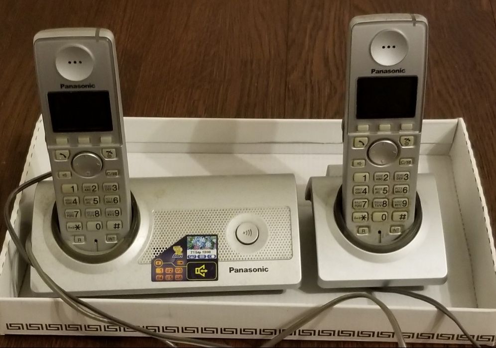 продам радиотелефон (база с трубкой+трубка) Panasonic KX-TG8107