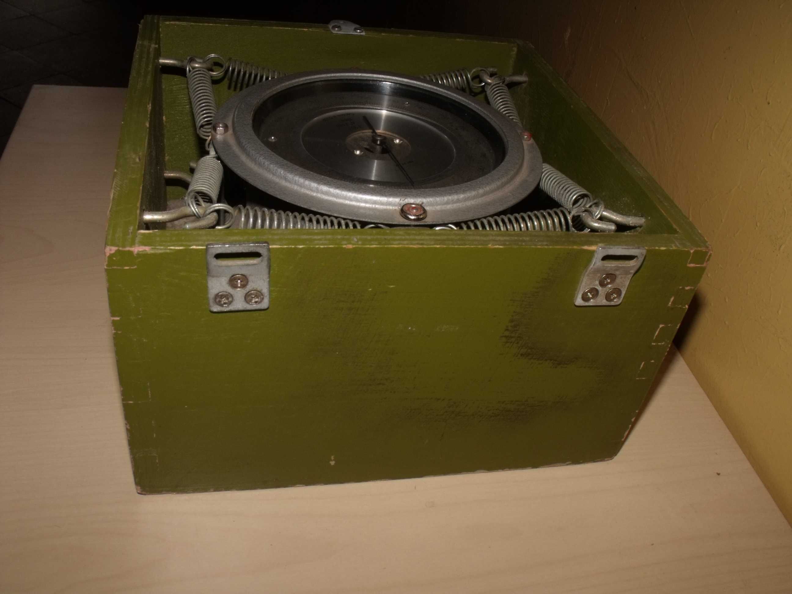 Barometr Aneroid Meteorologiczny M67