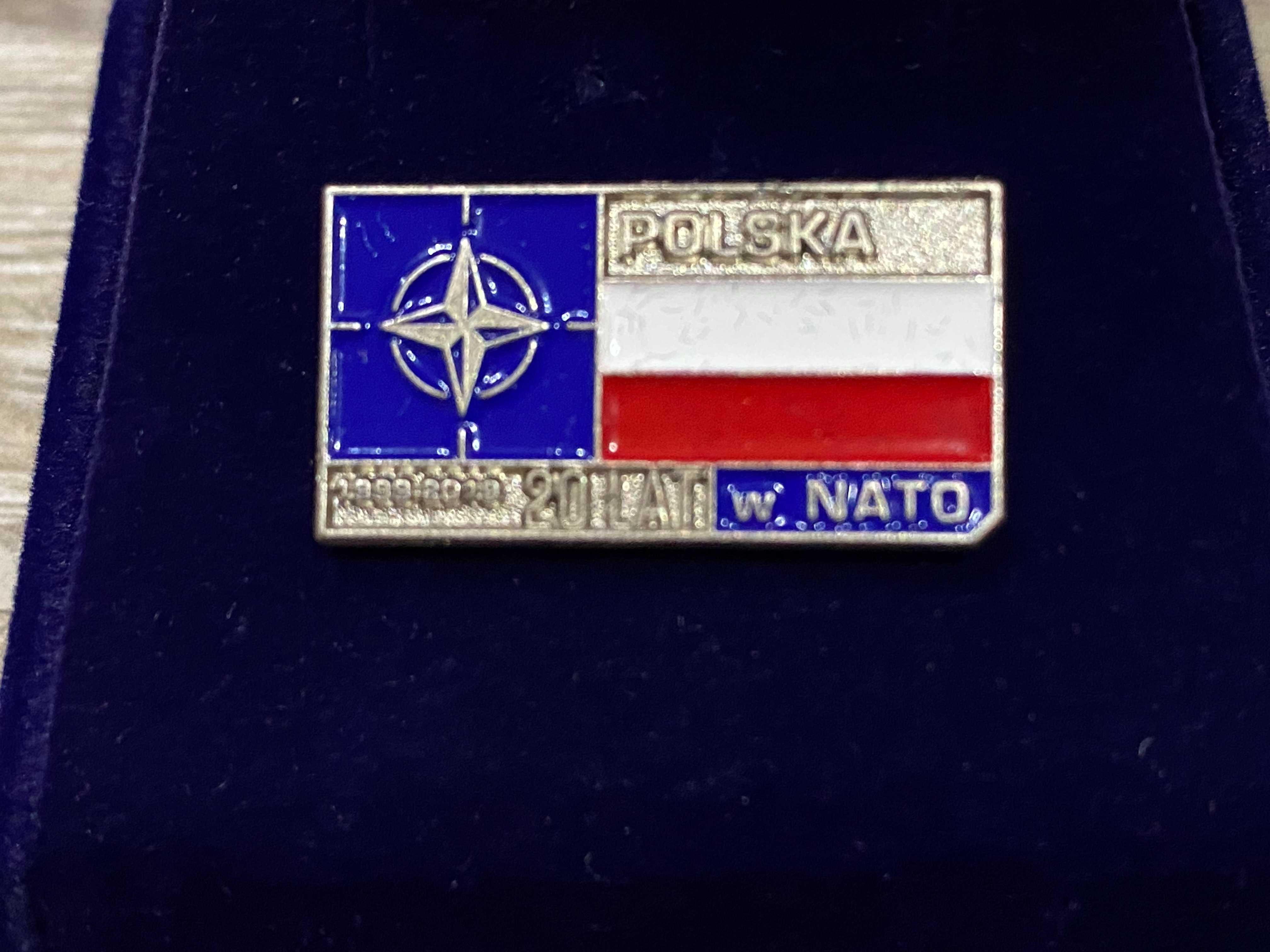 pamiątki wstąpienia do NATO